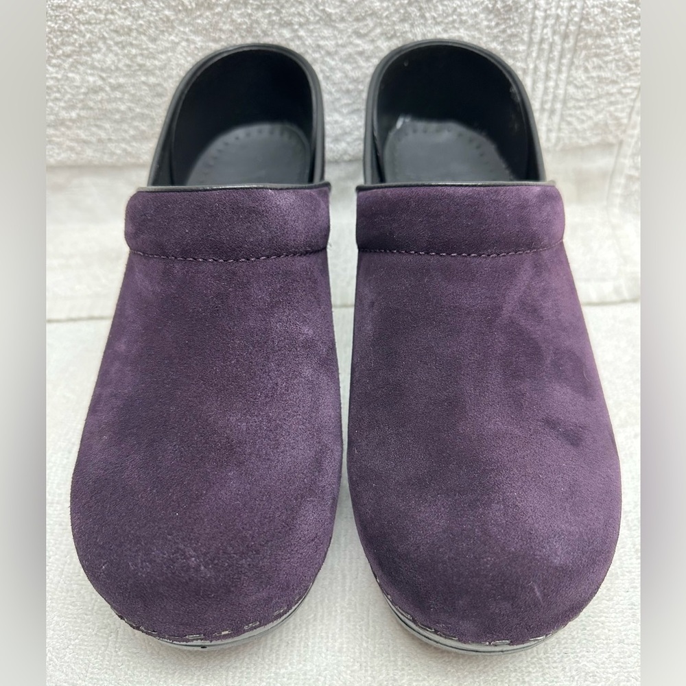 Dansko Professional Plum Suede clogs-New in Box!